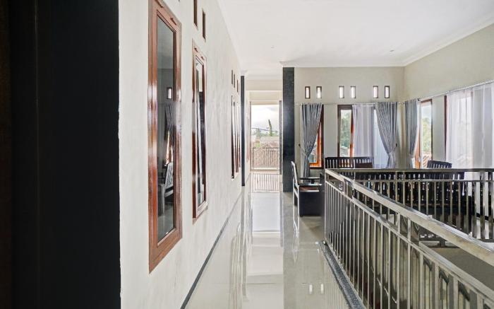 OYO Life 90472 Villa Dua Dua