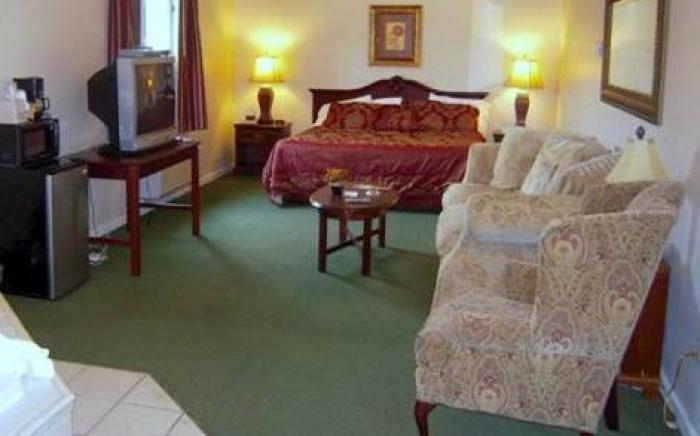 Colonie Inn and Suites