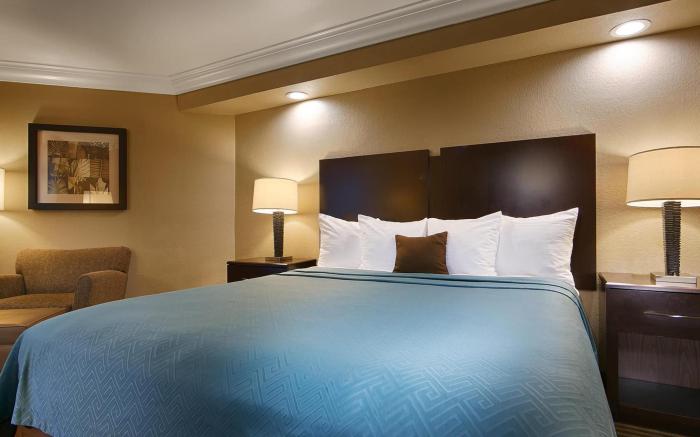 Best Western Plus Wine Country Inn and Suites