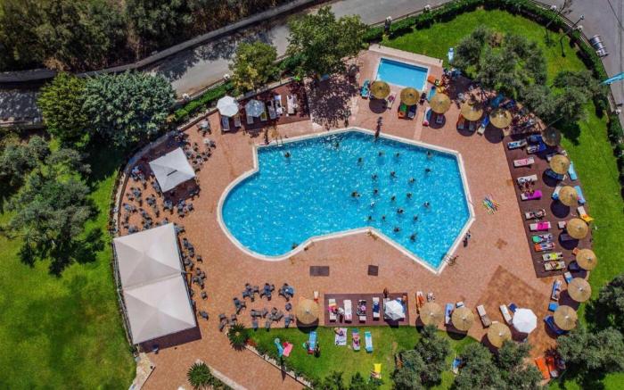 Amarynthos Resort