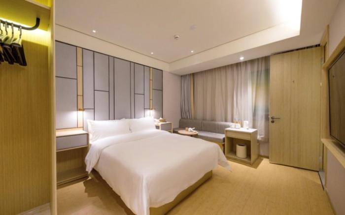 Ji Hotel Shanghai Changshou Road Metro Station