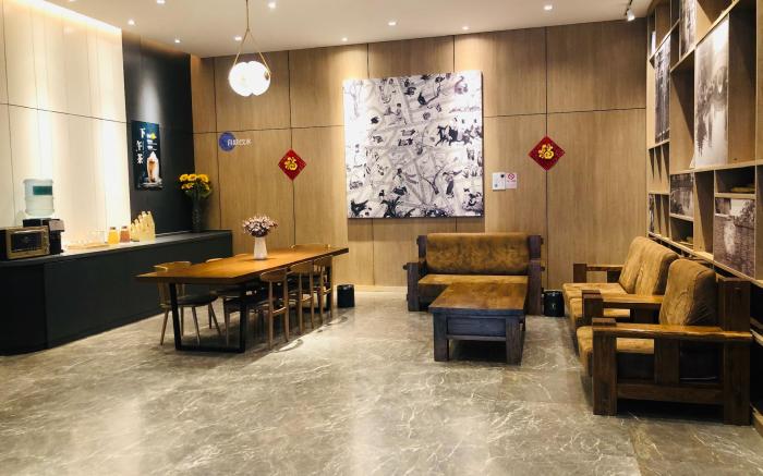 Hanting Premium Hotel Youjia Xinxiang Yuanyang Huanghe Avenue