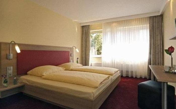 Ott's Hotel Weinwirtschaft & Biergarten Weil am Rhein/Basel