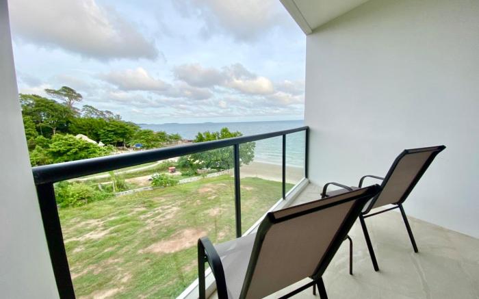 Escape Condominium Beachfront Suite Studio - E264