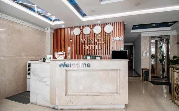 Venice Hotel