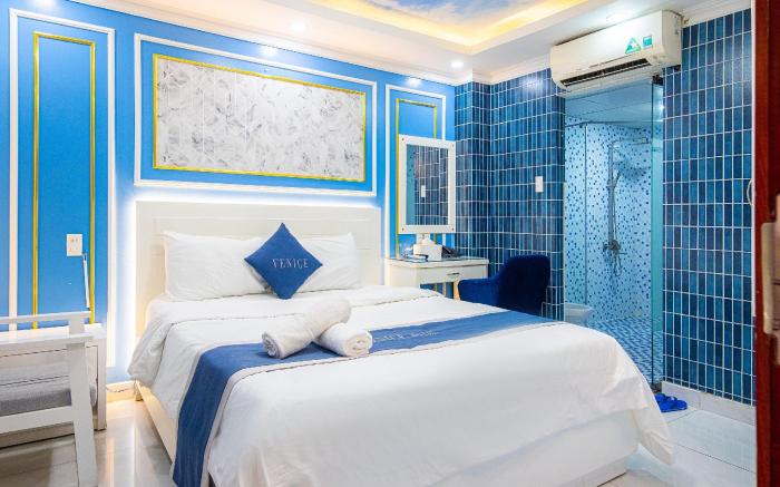 Venice Hotel