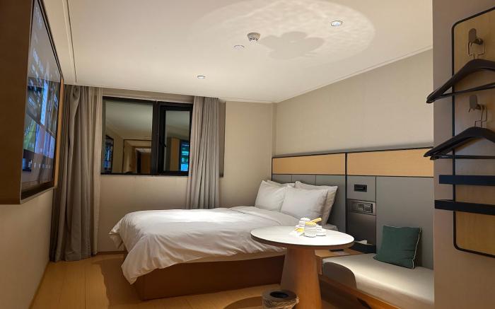 Ji Hotel Shanghai Xietu Dong Road