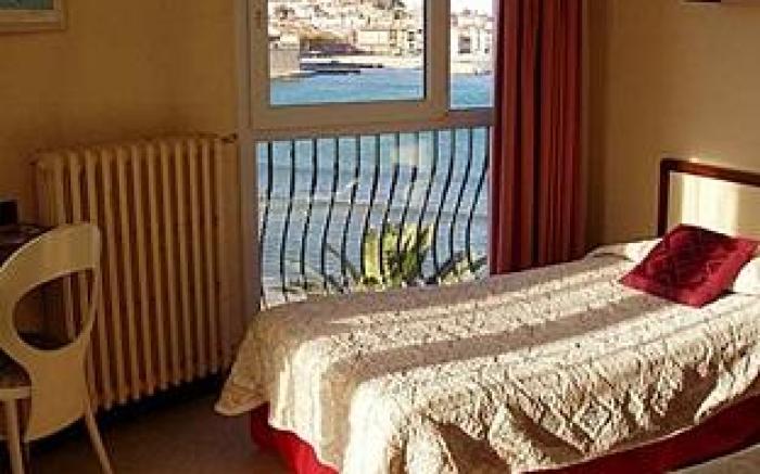 Logis Hotel le Triton