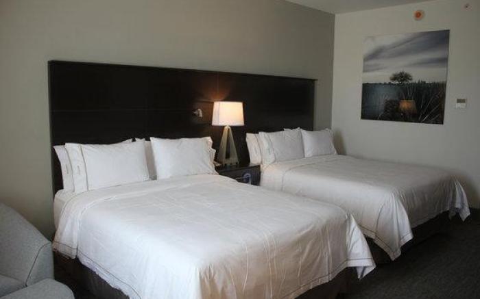 Holiday Inn Express & Suites Leon - Aeropuerto By IHG