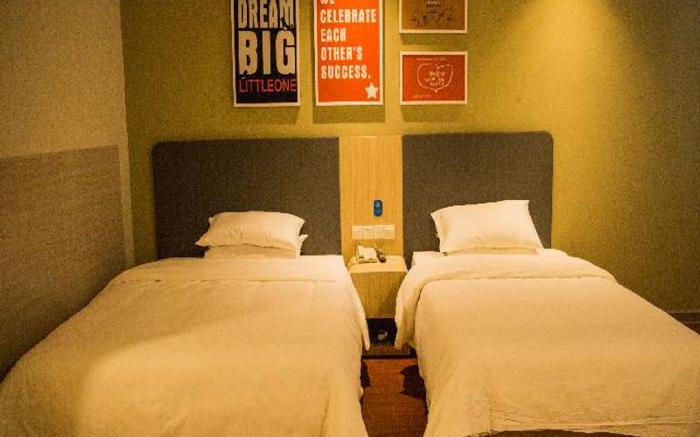 Hanting Hotel Zhoukou Wuyi Square
