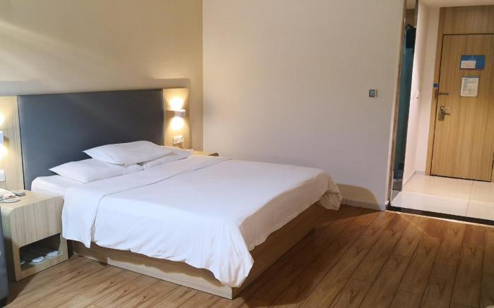 Hanting Hotel Huanggang Hong'an Wo'erma Plaza
