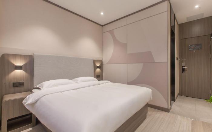 Hanting Hotel Zhijiang Yanjiang Avenue