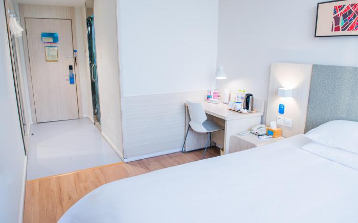 Hanting Hotel Jinan Quancheng Square Chaoshan Street
