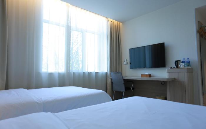 Hanting Hotel Xining Xinhua Lane Qingda Affiliated Courtyard