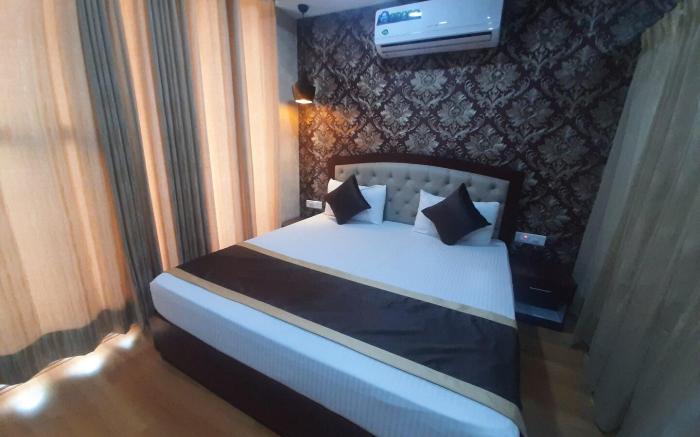Royal Top Luxury Studio Apartment