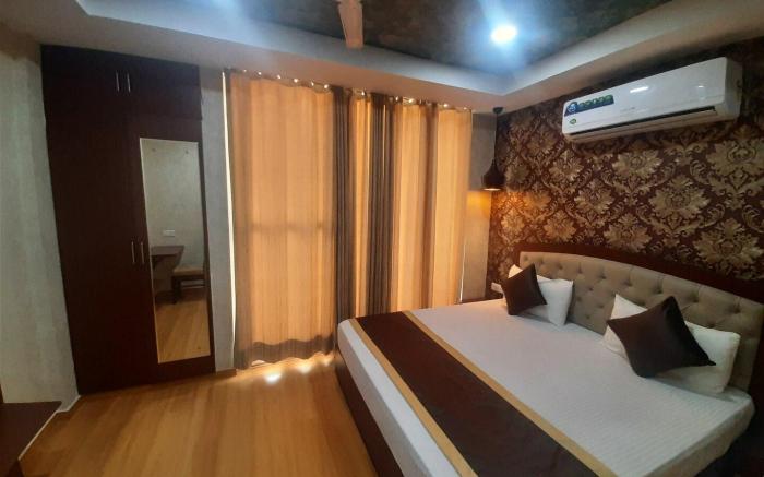 Royal Top Luxury Studio Apartment