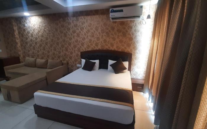 Royal Luxury Studio Apartment With Breakfast 926