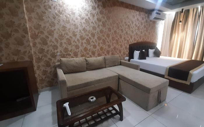 Royal Luxury Studio Apartment With Breakfast 926