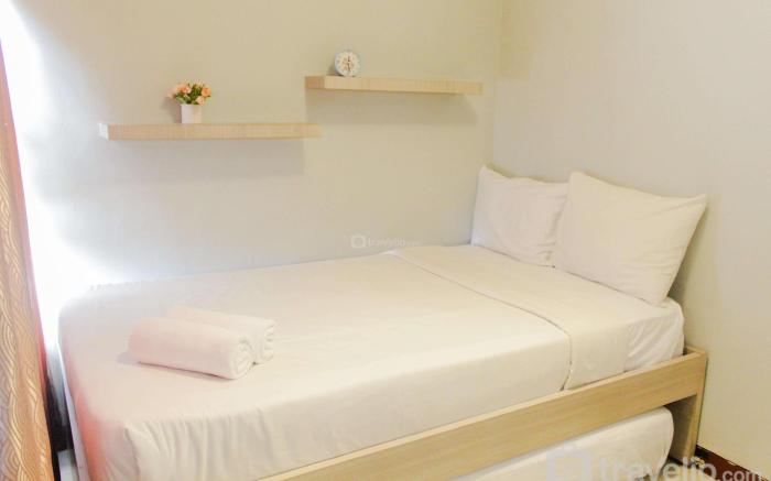 Fresh and Bright Studio Nifarro Park By Travelio