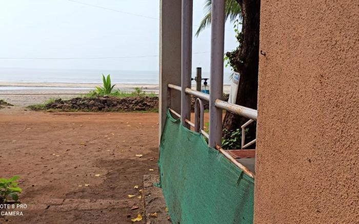 Mauli Seaview