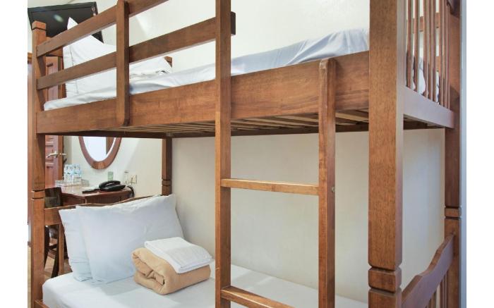 Townhouse OAK Avitel Hotel near Osmena Highway, PNR Pasay Station, Metro Manila