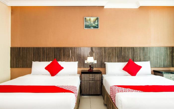 OYO 443 Crystal City Hotel