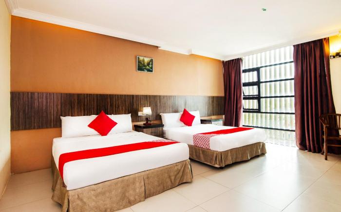 OYO 443 Crystal City Hotel