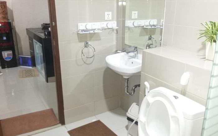 Two Bedroom Springhill Terrace Apartment by JSM