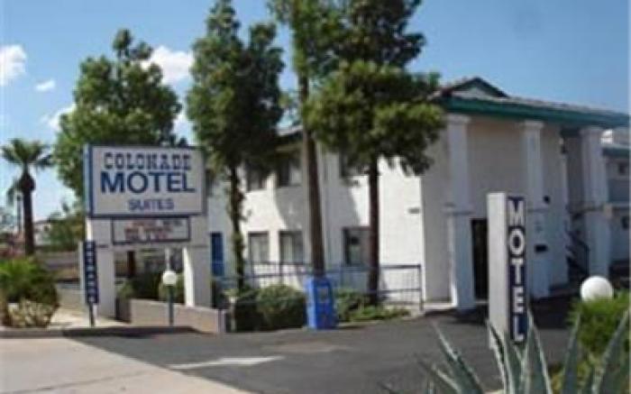 Colonade Motel Suites