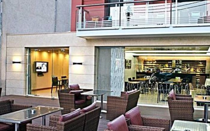Deves Hotel