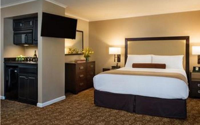 Creekside Inn