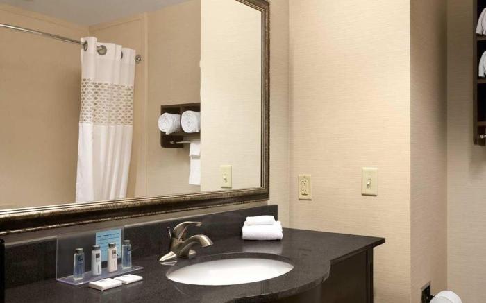 Hampton Inn & Suites Mansfield, PA