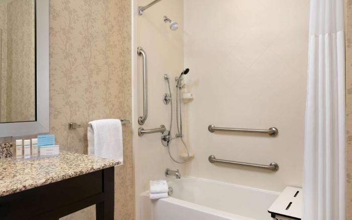 Hampton Inn & Suites Parkersburg Downtown