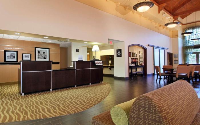 Hampton Inn and Suites Newtown