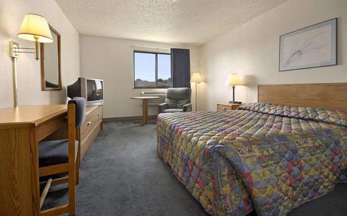 Super 8 By Wyndham Springfield North I-44