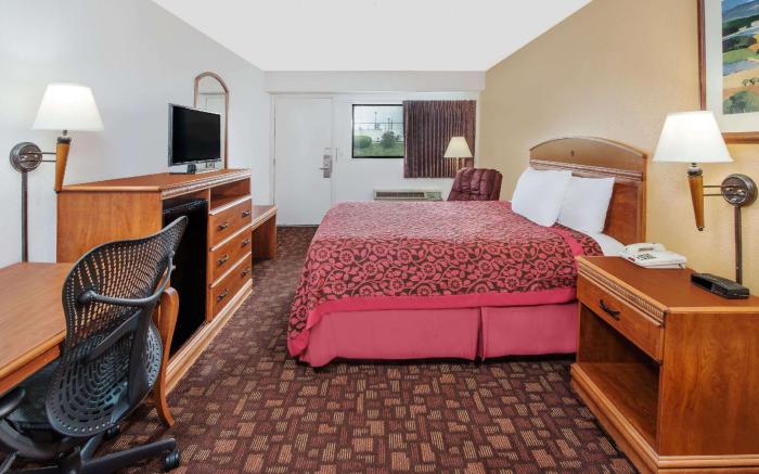 Days Inn by Wyndham Kingdom City