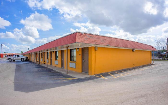 Budget Inn By OYO Edinburg Hwy 281