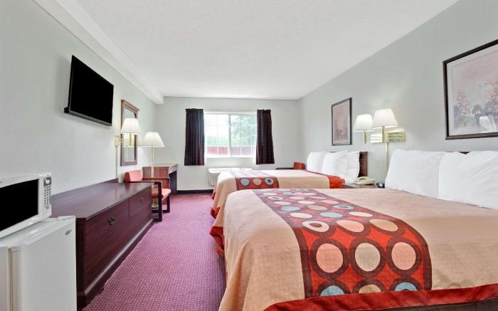 Super 8 By Wyndham Riverside/Kansas City