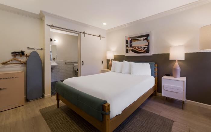 Signature Inn Oakland