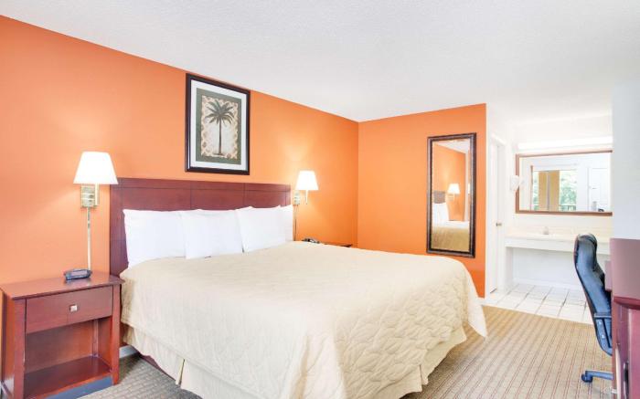 Super 8 By Wyndham Defuniak Springs