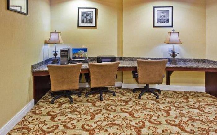 HOLIDAY INN EXPRESS SAVANNAH AIRPORT By IHG