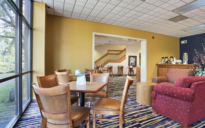 Days Inn & Suites by Wyndham Lancaster Amish Country