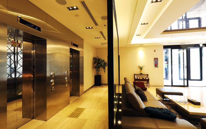 Maple Tourist Hotel