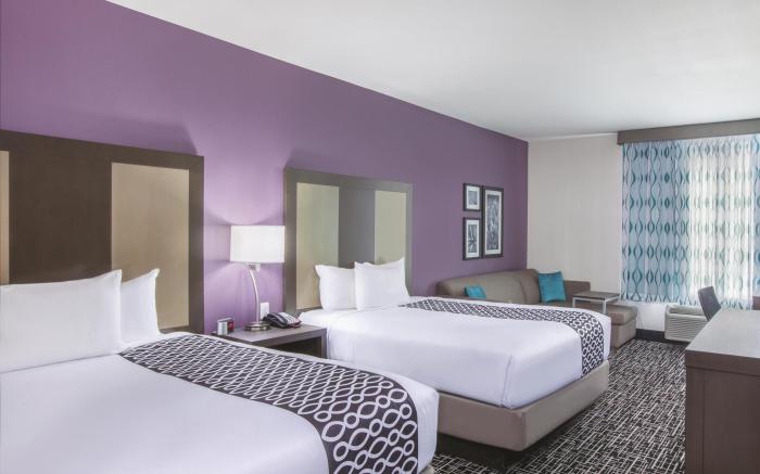 La Quinta Inn & Suites by Wyndham Lake Charles - Westlake