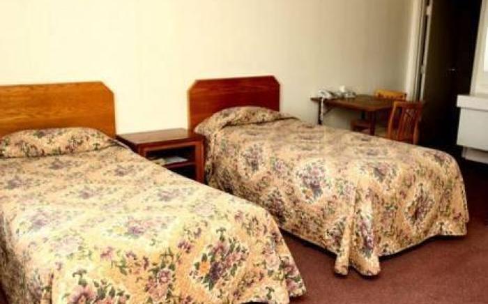 Red Deer Inn & Suites