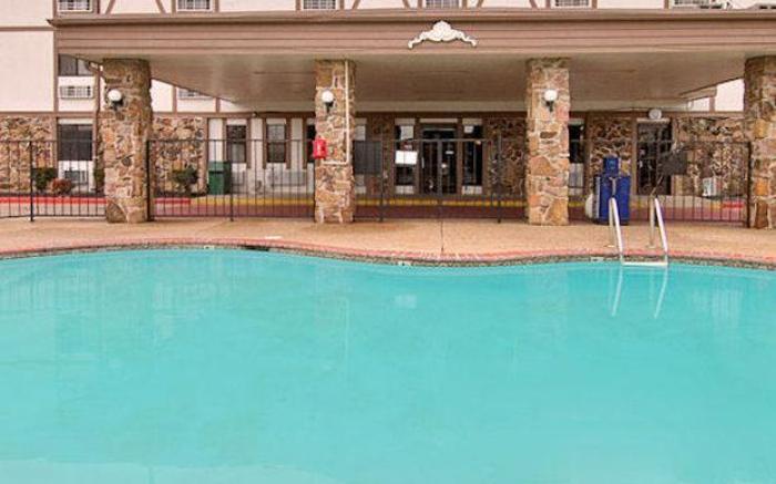 Clarion Pointe