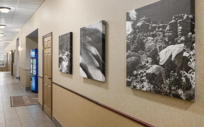Country Inn & Suites by Radisson, Dakota Dunes, SD