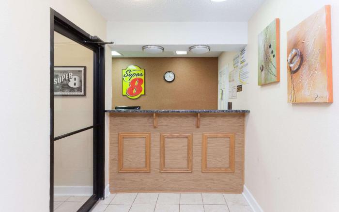 Super 8 By Wyndham Decatur/Dntn/Atlanta Area