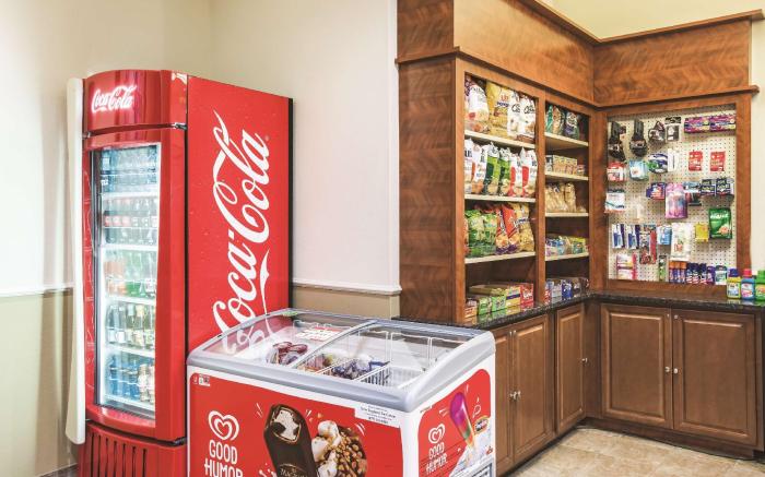 La Quinta Inn & Suites by Wyndham Stonington-Mystic Area