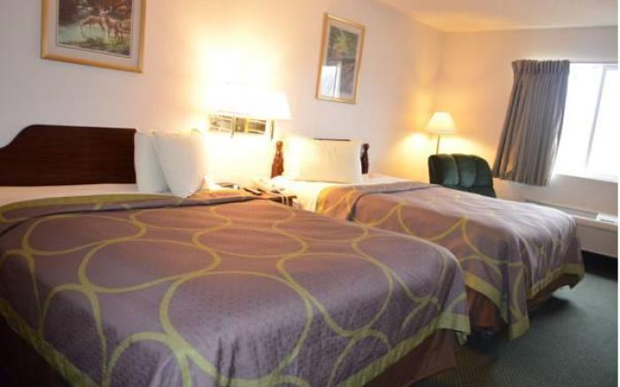 Super 8 By Wyndham Neosho